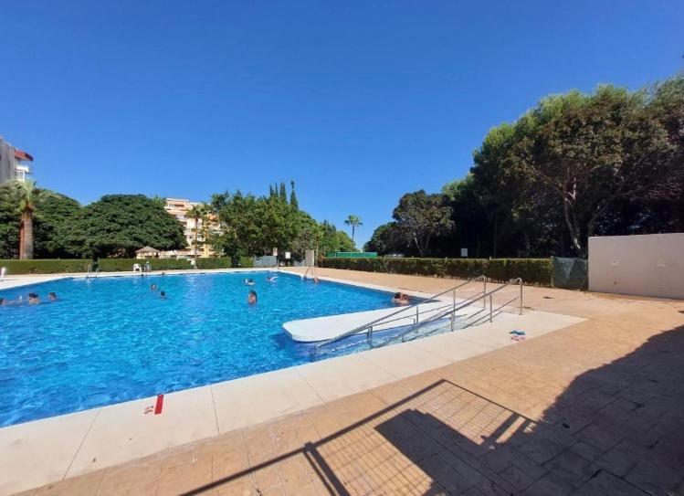 Vista A La Playa, Cerca Del Centro Con Piscina Lägenhet Benalmádena Exteriör bild